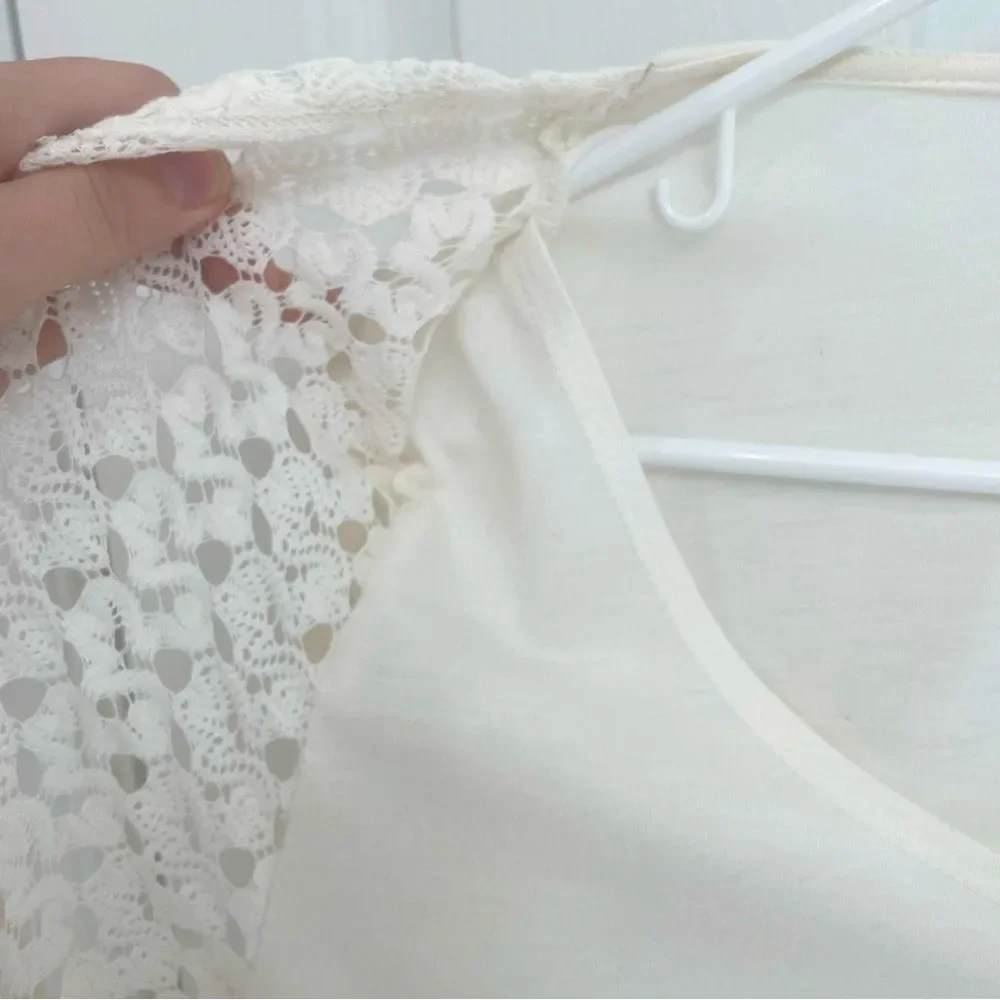 Jaclyn Smith Two in One Off White Crochet Sweater and Tank Top Women’s Size L - Picture 3 of 4
